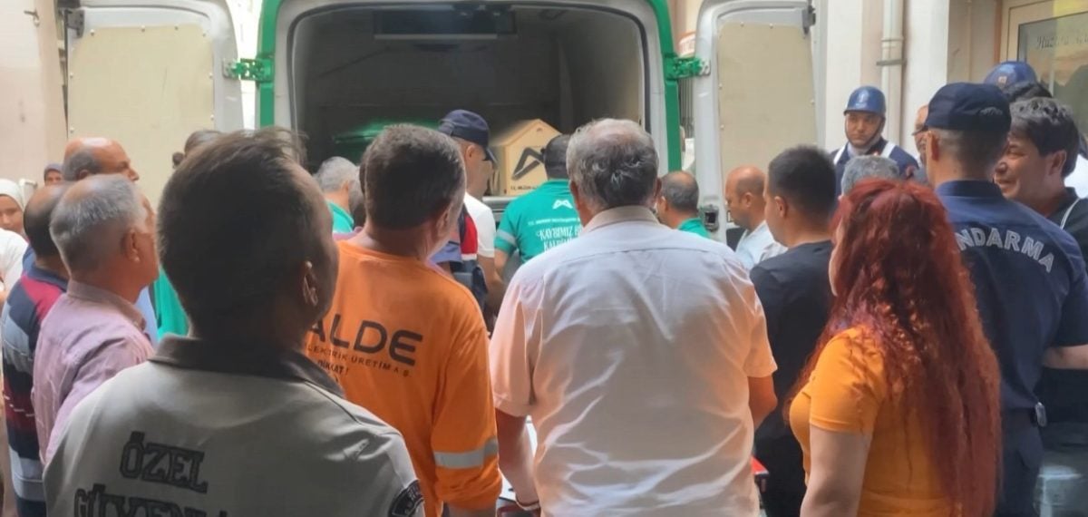 Filo Jet faciasında Uzman Çavuş Fahri Ateş’in naaşı Mersin’e getirildi