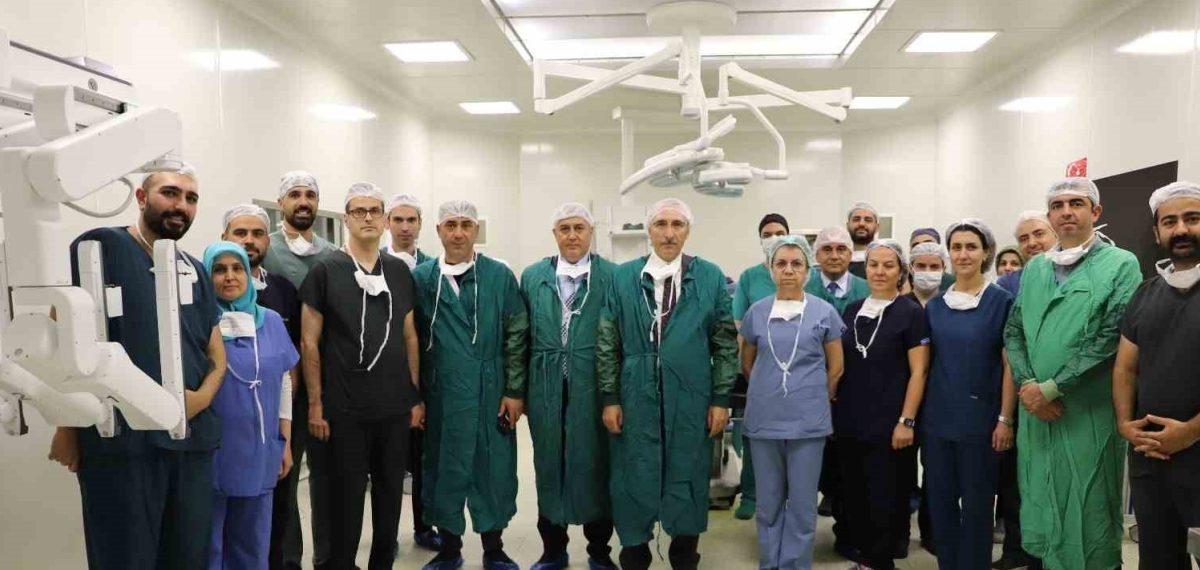 Fırat Üniversitesi Hastanesi’ne robotik cerrahi sistemi kazandırıldı
