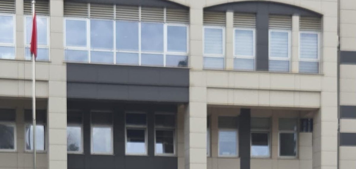 Gazipaşa’da parkta kavga: Polis ve veteriner darbedildi, 3 kişi tutuklandı