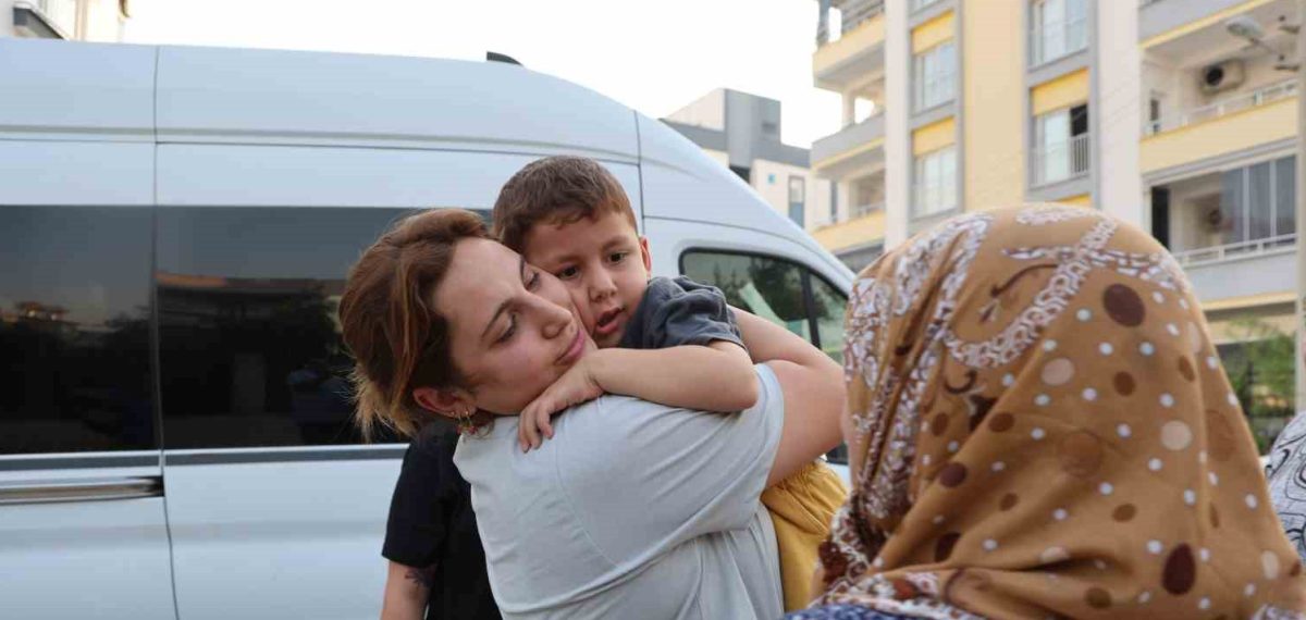 Girne’deki feribot faciasından kurtulan üç genç Adana’ya döndü