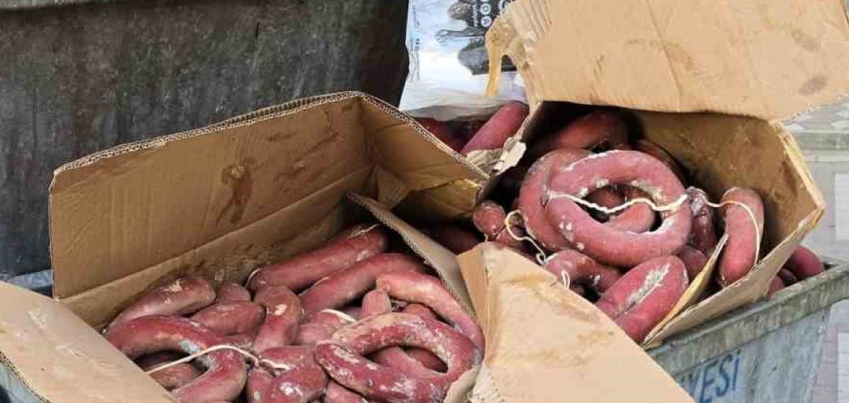 Gönen fuarının ardından çöpte çok sayıda kangal sucuk bulundu