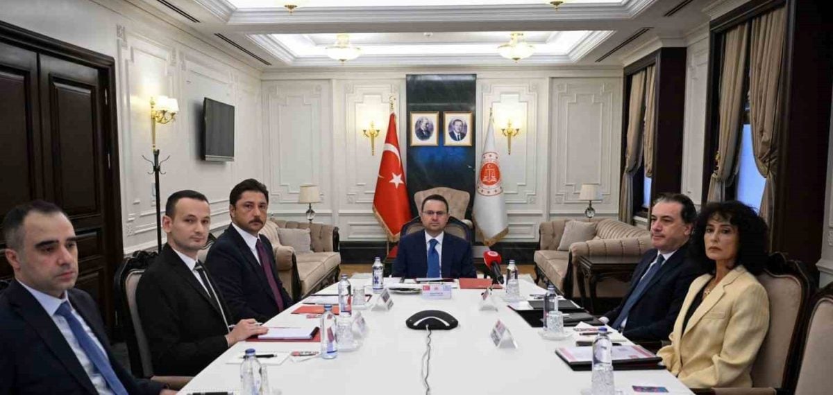 Gürlek, Yunanistan’dan Bayğara ve iki şüphelinin iadelerini istedi