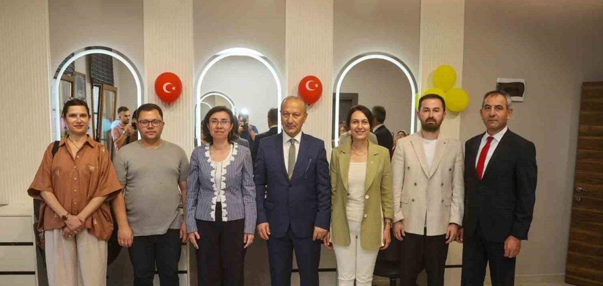 Halk Kadın Kuaförü açıldı — Uşak’ta kadınlara uygun fiyatlı kişisel bakım hizmeti