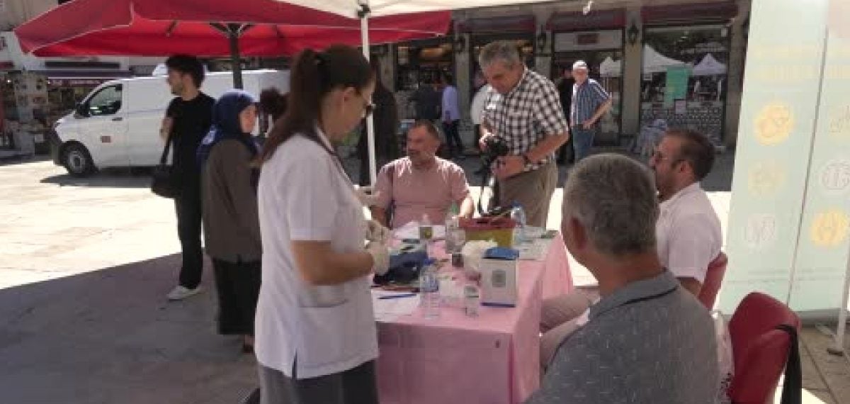 Halk Sağlığı Sokağı’nda ücretsiz tarama ve bilgilendirme etkinliği düzenlendi