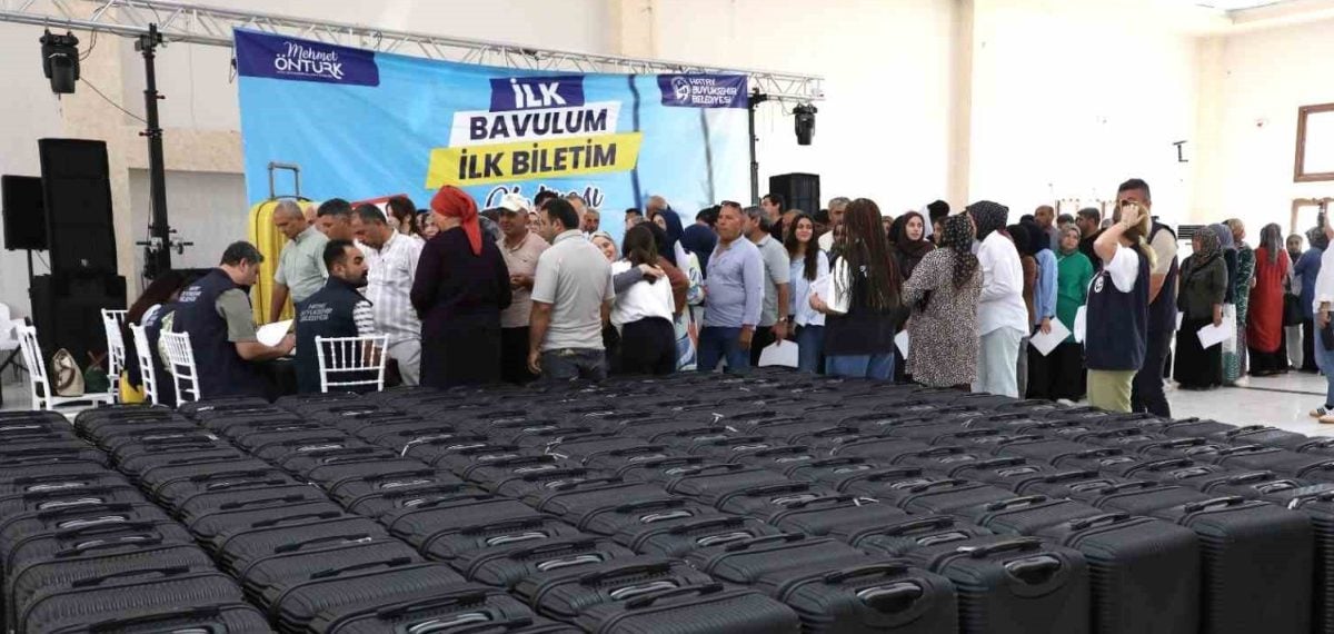 HBB’den üniversite öğrencilerine bavul ve 4 bin TL bilet desteği sürdü