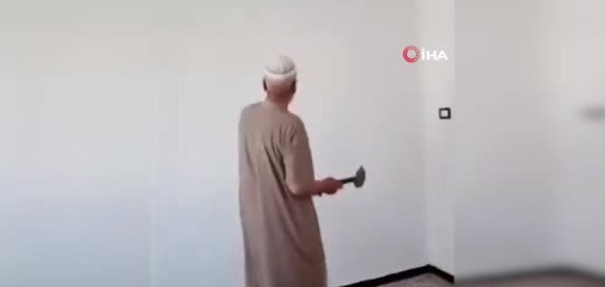 Humuslu koleksiyoner ördüğü duvarın ardındaki kütüphanesine 15 yıl sonra kavuştu