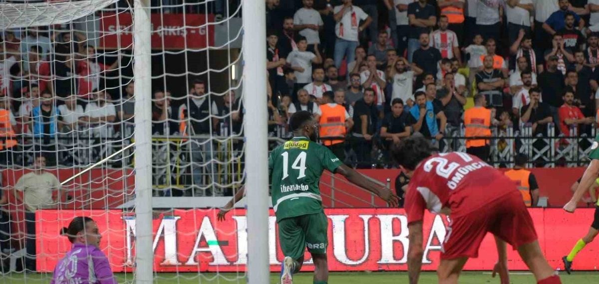 Iheanacho’nun iki golüyle Bursaspor, Batman Petrolspor’u 2-1 yendi