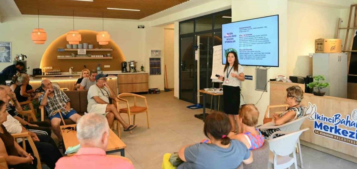 İkinci Bahar Merkezi’nde 60+ vatandaşlara gıda güvenliği ve saklama eğitimi verildi