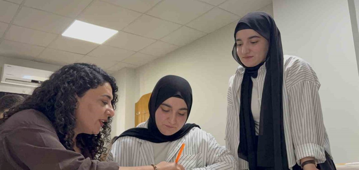 İkiz kardeşler YKS’de başarı gösterdi Van YYÜ Tıp’ı kazandılar