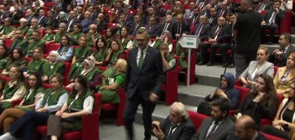 İletişim Başkanı Duran: Dijital kumar ve yasa dışı bahis gençleri tehdit ediyor