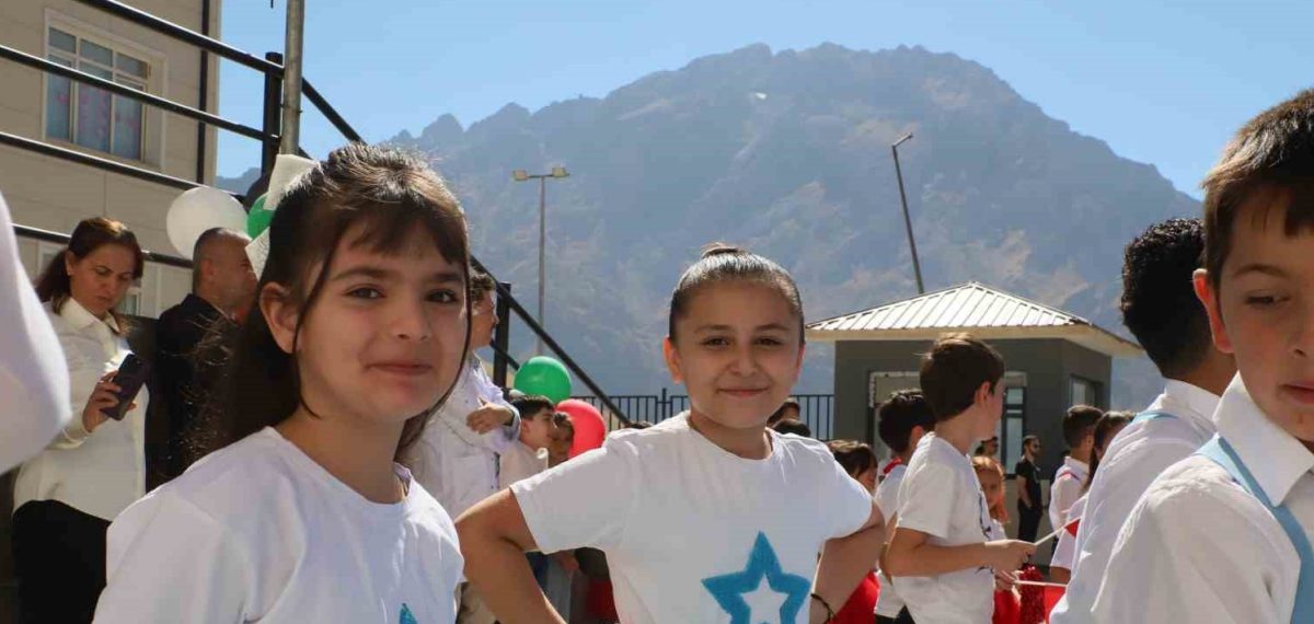 İlköğretim Haftası Hakkari’de törenle başladı, 60 bin 712 öğrenci ders başı yaptı