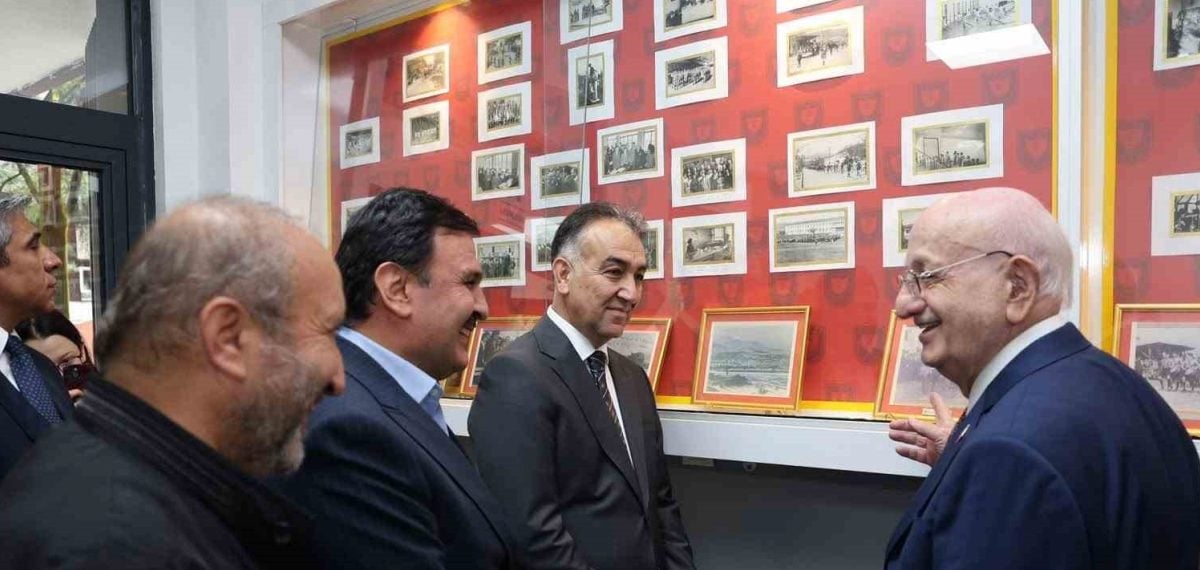 İsmail Kahraman Karabük’te okul ziyaretinde anılarını paylaştı