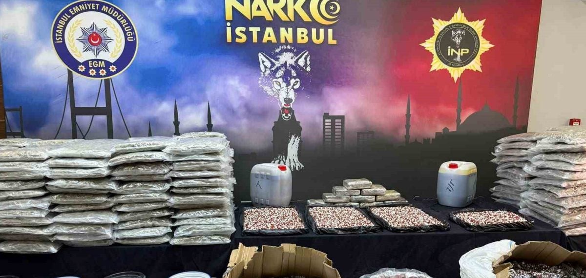 İstanbul’da operasyonlarda 1,432 kg uyuşturucu ve 922 bin hap ele geçirildi