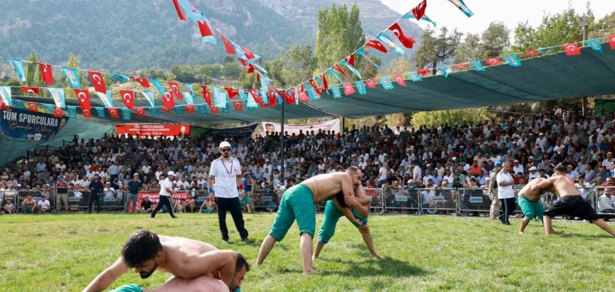 Kahramanmaraş’ta 20 yıl sonra Kertmen’de yeniden başlayan güreş festivali