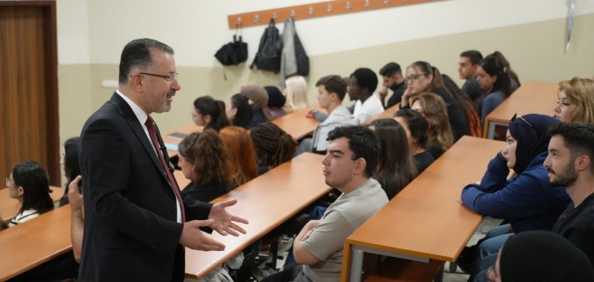 Karabük Üniversitesi’nde ‘Terörsüz Türkiye’ başlıklı akademik yılın ilk dersi yapıldı