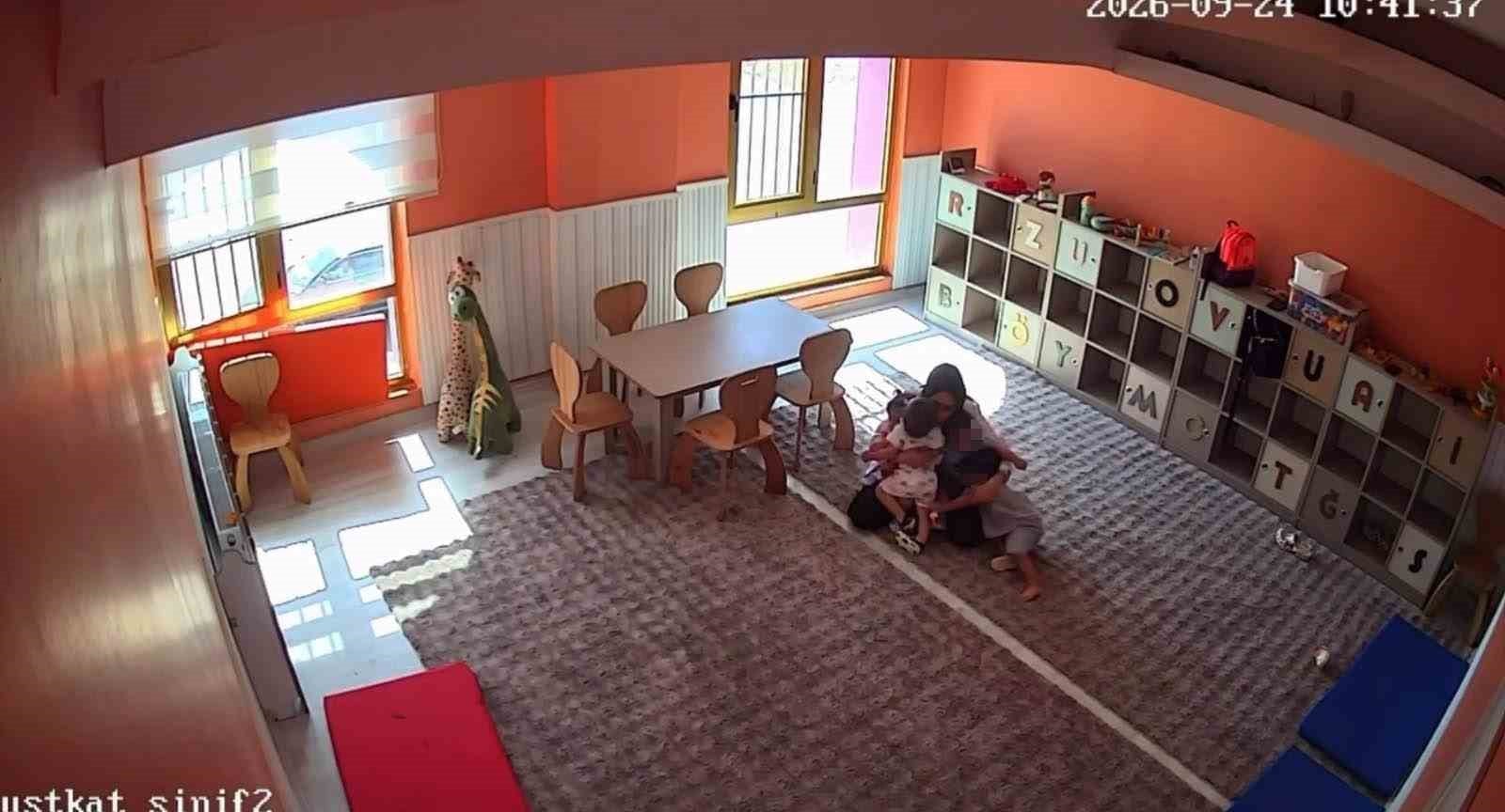 Karaköprü’de 5,4’lük sarsıntıda öğretmenler çocukları önceliklendirerek bahçeye taşıdı