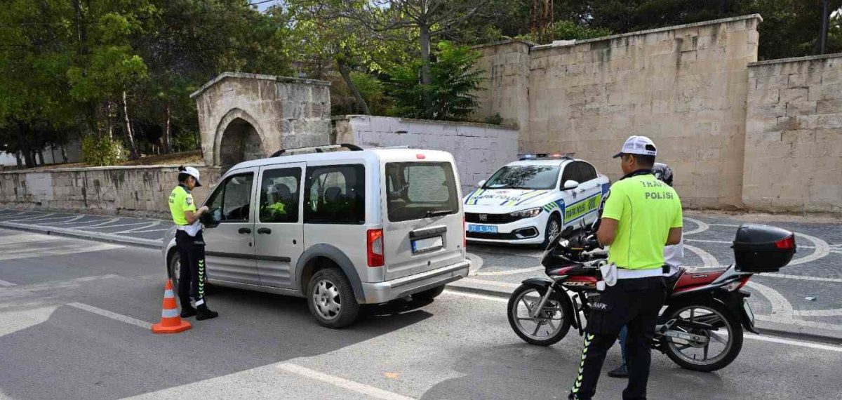 Karaman’da 12 aranan şüpheli yakalandı, 11’i tutuklandı