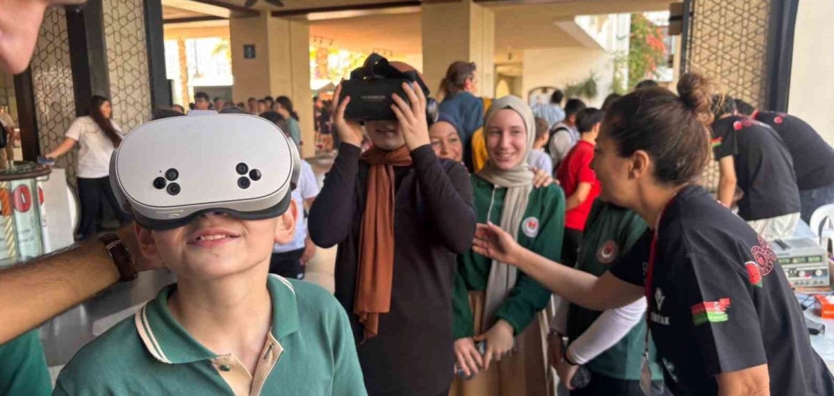 Karşıyaka’da Bilim, Kültür ve Sanat Şenliği başladı; 35 atölye ziyaretçiyle buluşuyor