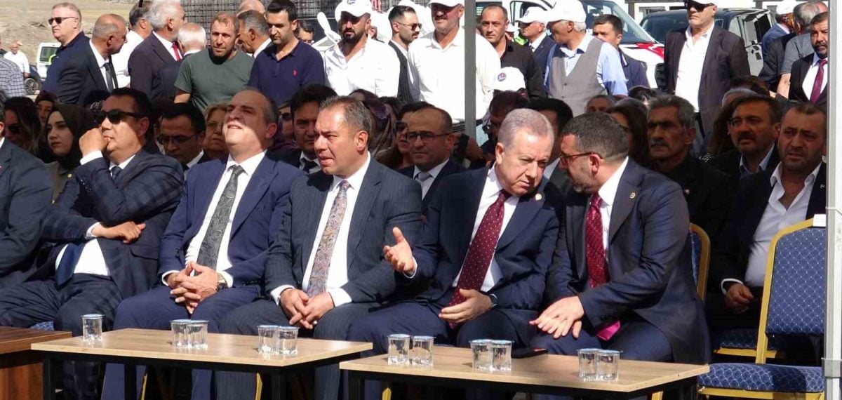 Kars’ta 600 milyon TL’lik üretim tesisi açıldı, 53 iş makinesi hizmete girdi