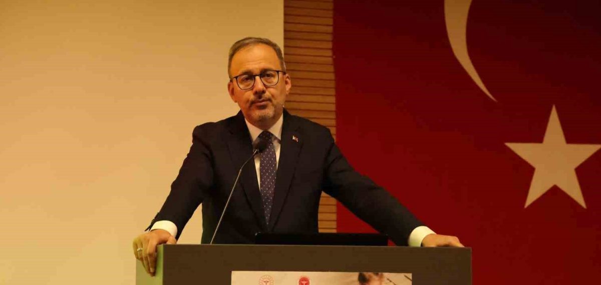 Kasapoğlu: İzmir Şehir Hastanesi’nde nadir hastalıklar ve otizm için araştırma merkezi hedefi
