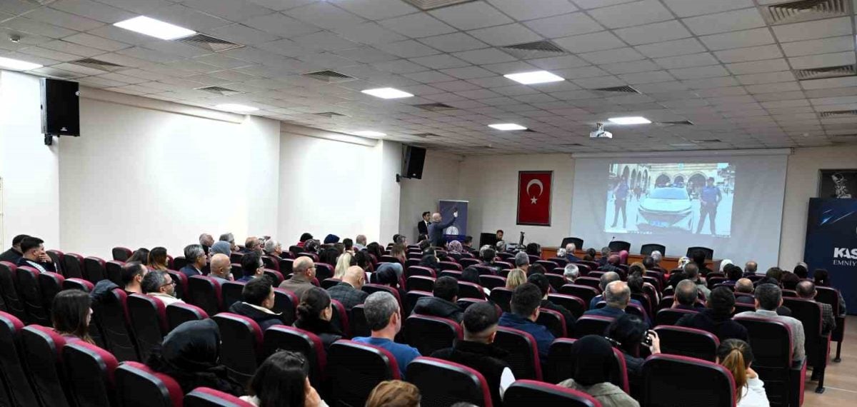 Kastamonu Valiliği ile okul güvenliğini değerlendiren Emniyet Müdürü toplantısı
