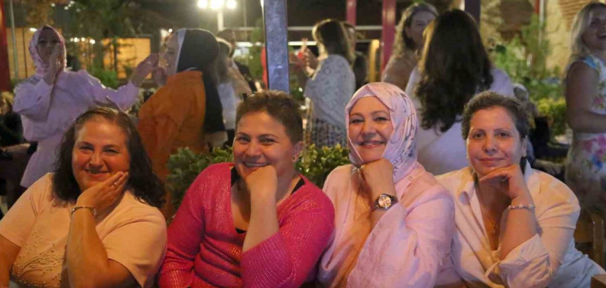 Kastamonu’da dört hemşire arkadaş aynı dönemde meme kanserini yendi, birlikte kutladılar