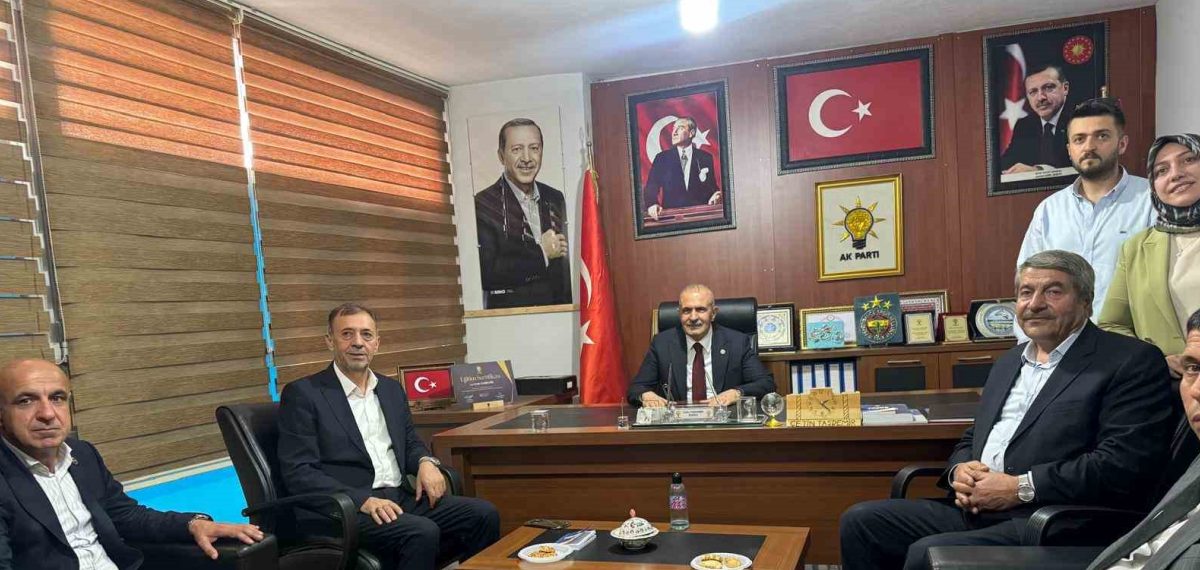 Kayatürk Patnos’ta teşkilat, belediye, esnaf ve şehit aileleriyle bir araya geldi
