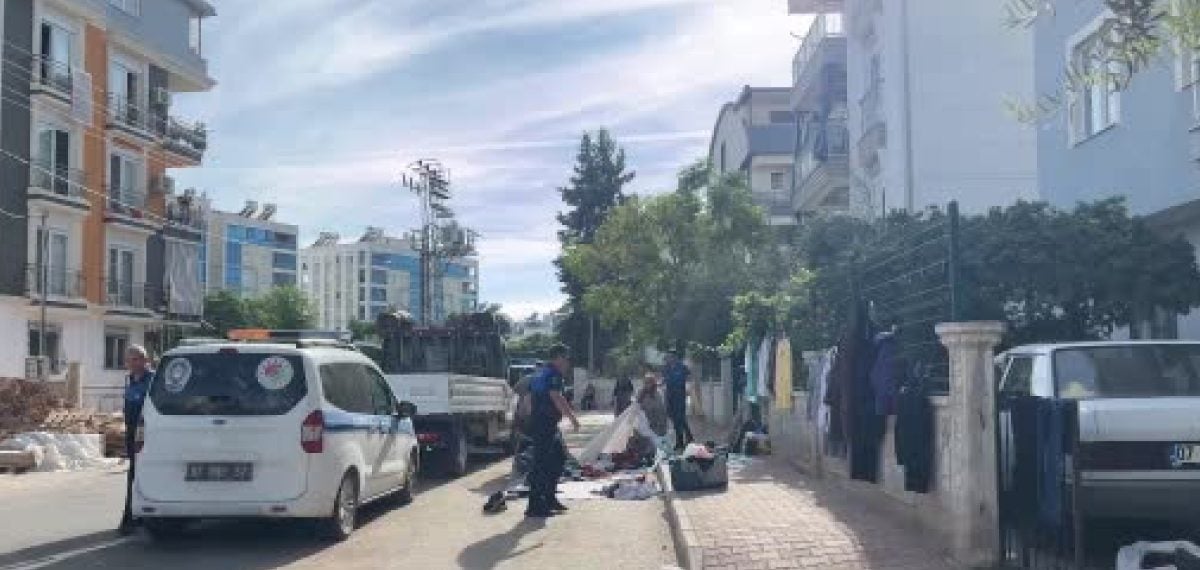 Kepez Belediyesi zabıta ekipleri pazar yerlerinde seyyar satış denetimlerini sıklaştırdı
