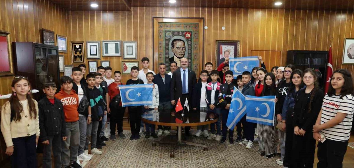 Kerkük’ten gelen başarılı öğrenciler Atatürk Üniversitesinde Rektör ile buluştu