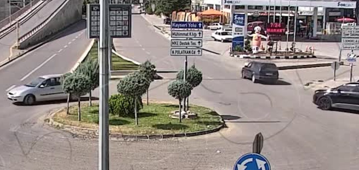 Kırıkkale’de kavşakta otomobil ile motosiklet çarpıştı, sürücü yaralandı