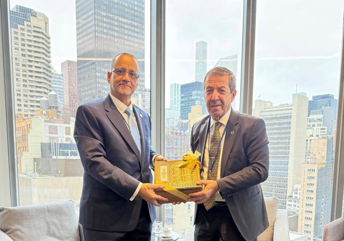 KKTC Dışişleri Bakanı Ertuğruloğlu, İİT Genel Sekreteri Ahmed ile New York’ta görüştü