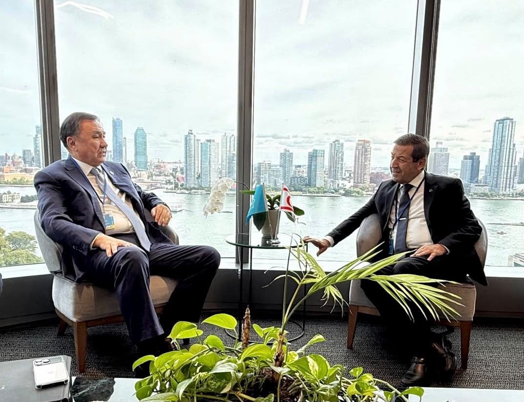 KKTC Dışişleri Bakanı New York’ta TDT Genel Sekreteri ile görüştü, işbirliğini vurguladı