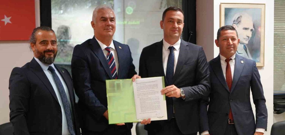 Kocaeli Üniversitesi’nden uygulamalı hukuk eğitimi: 20 öğrenci 14 haftada staja yakın deneyim