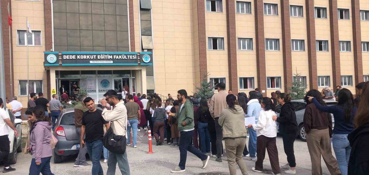 KPSS Lisans adayları okullara erken gelerek sınav hazırlıklarını tamamladı