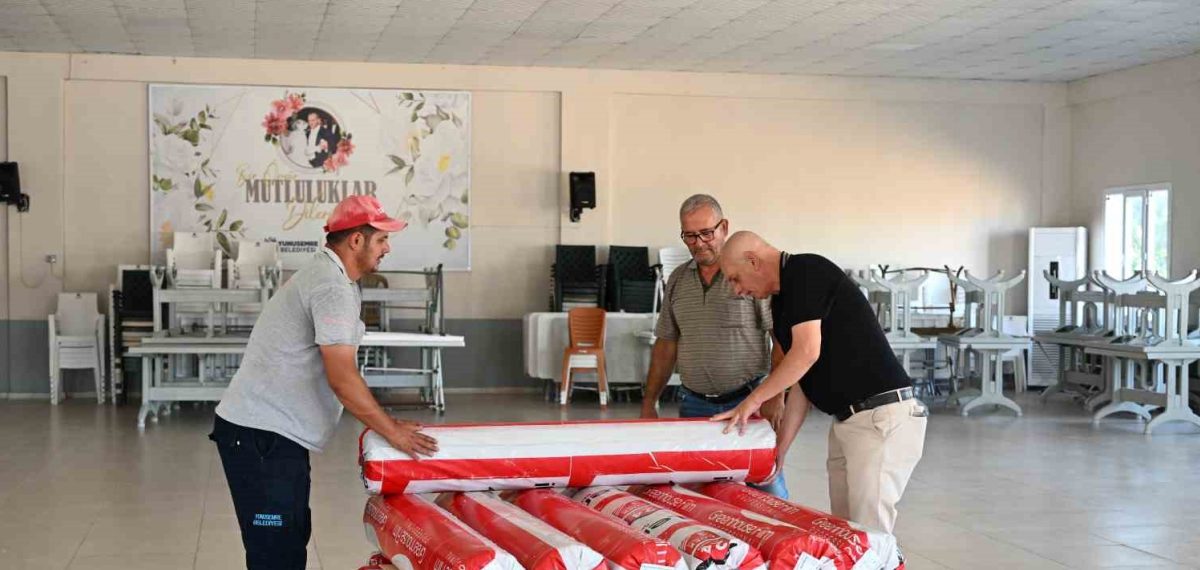 Manisa’da 20 çilek üreticisine yüzde 75 hibe ile malç naylonu desteği verildi