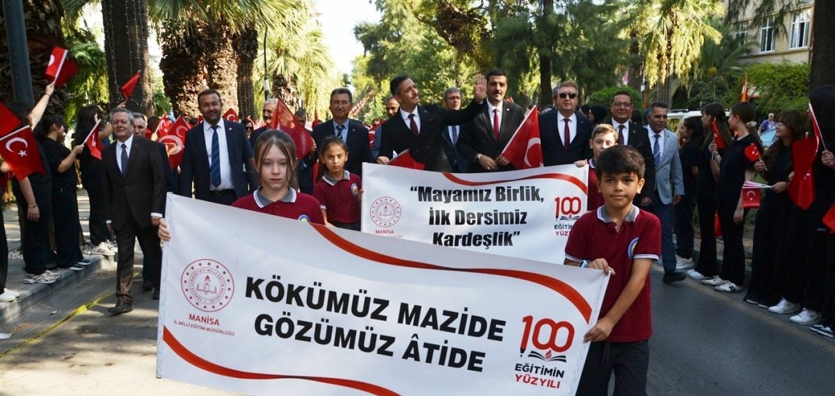 Manisa’da yeni eğitim yılı kortejle başladı, Gazze’deki çocuklara vurgu yapıldı
