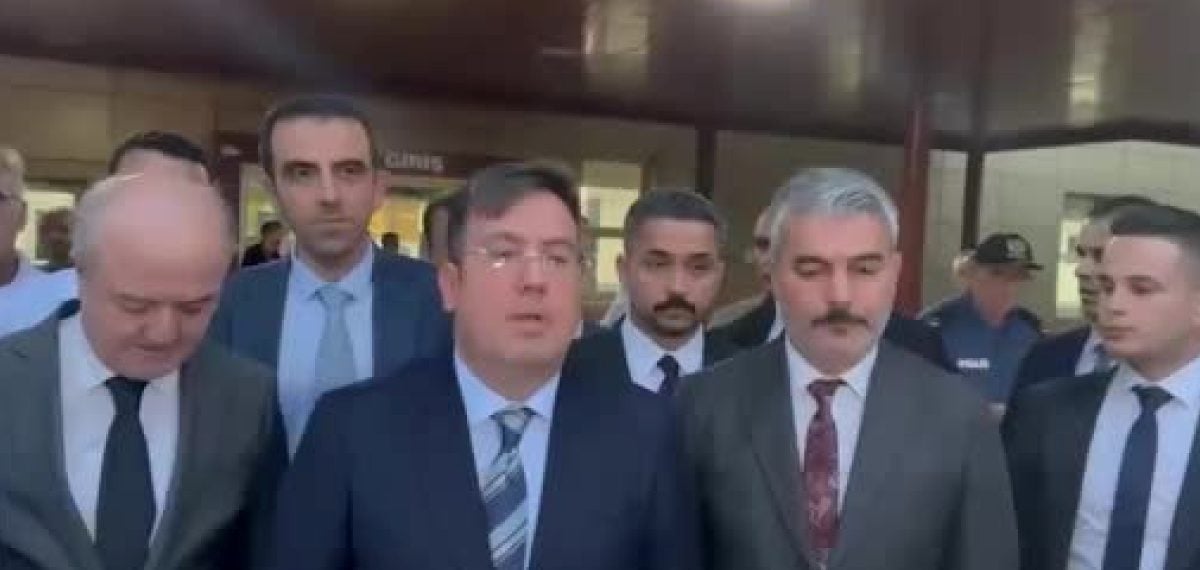 Manisa’daki okul saldırısında yaralanan öğrencileri Bakan Yardımcısı ziyaret etti