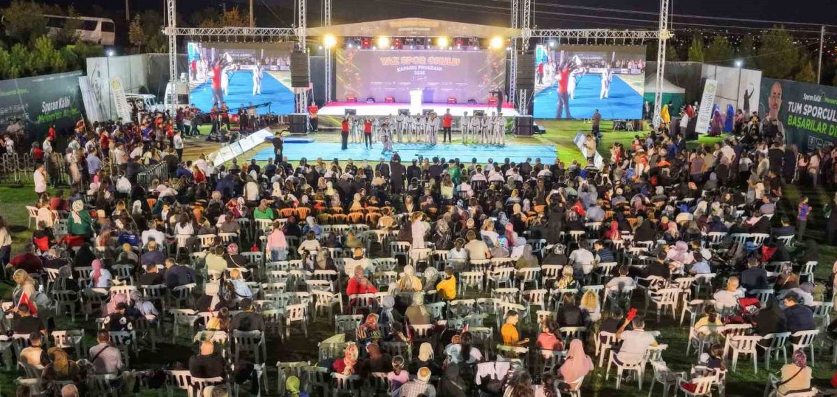 Meram MEGA Yaz Spor Okulları 5 bin çocukla renkli kapanış gösterisi gerçekleştirdi