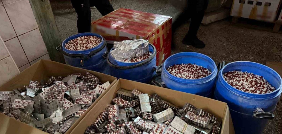 Mersin’de fırında 1 milyon 758 bin sentetik ecza hapı ele geçirildi