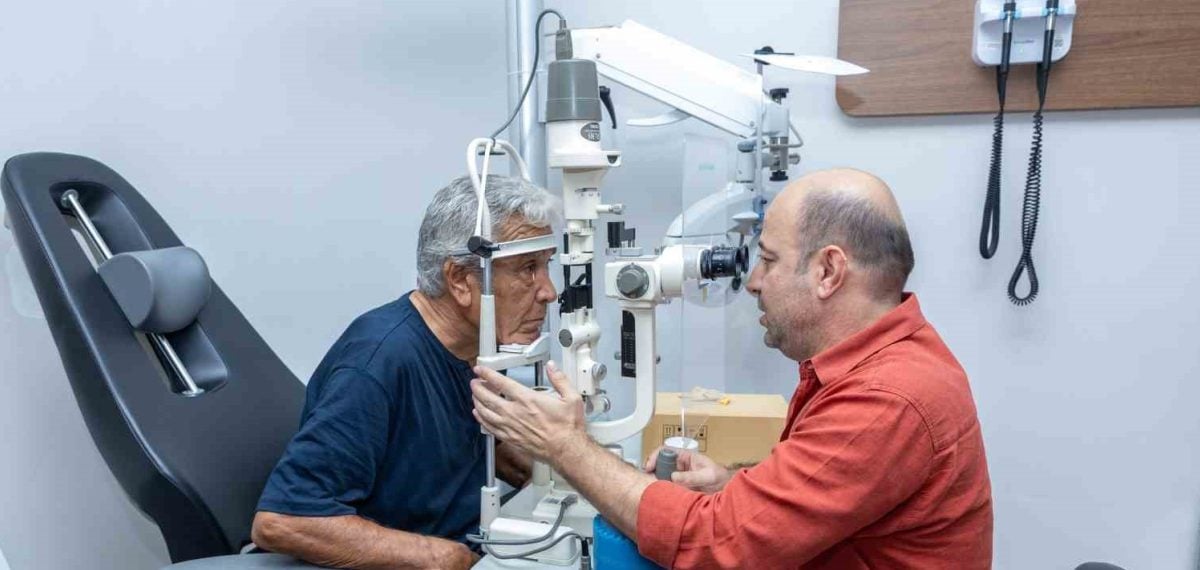 Mezitli Belediyesi 65 yaş üstü 40 vatandaşa ücretsiz göz muayenesi yaptı