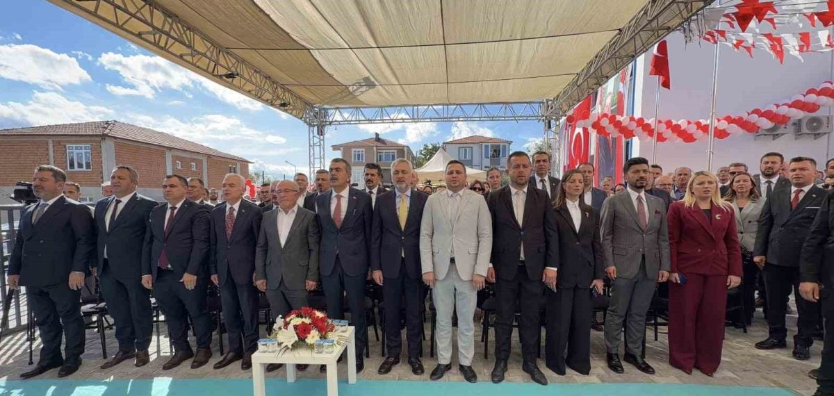 Milli Eğitim Bakanı Tekin: Okullaşma ve yatırım eğitim başarısını yükseltti