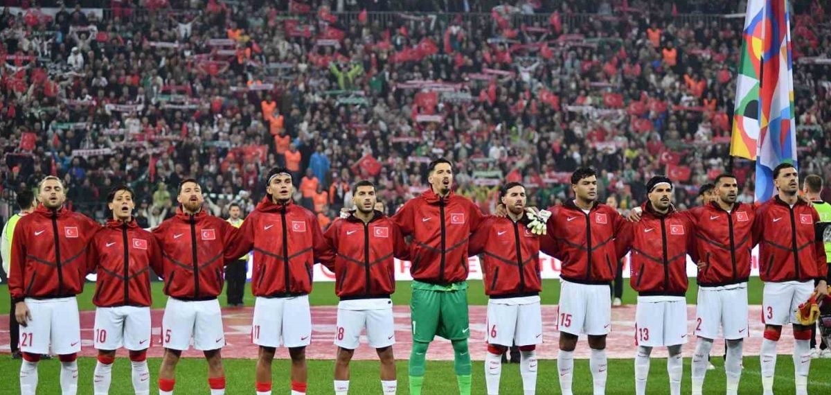Milliler İtalya karşısında 4 değişiklikle sahaya çıktı ve Bursa’da tribünleri doldurdu