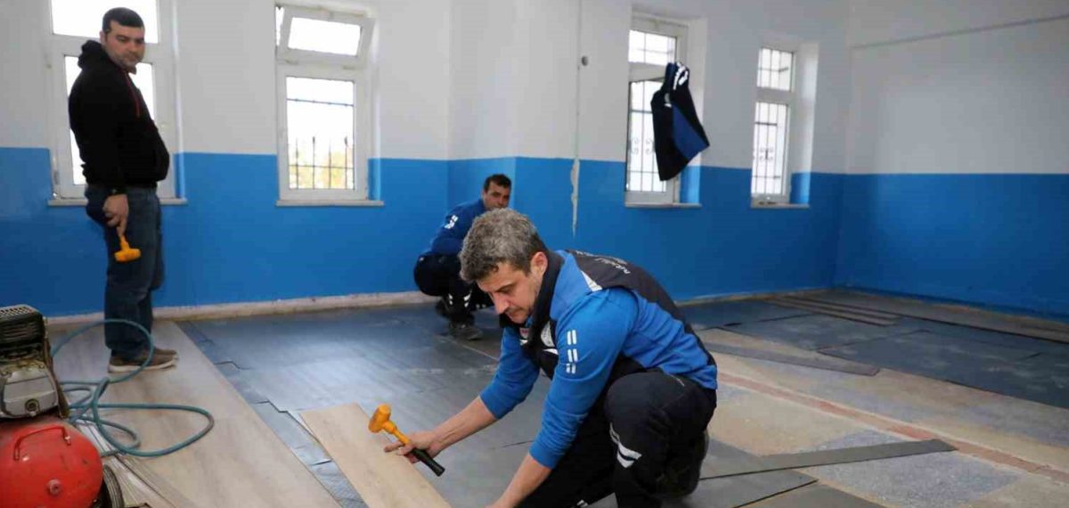 Muğla Büyükşehir 54 okulda bakım ve Atatürk büstü çalışmalarını tamamladı