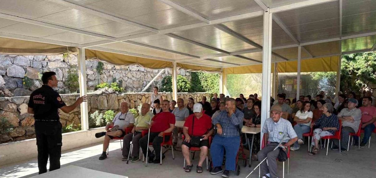 Muğla huzurevi personeline yangın güvenliği eğitimi ve tatbikatı yapıldı