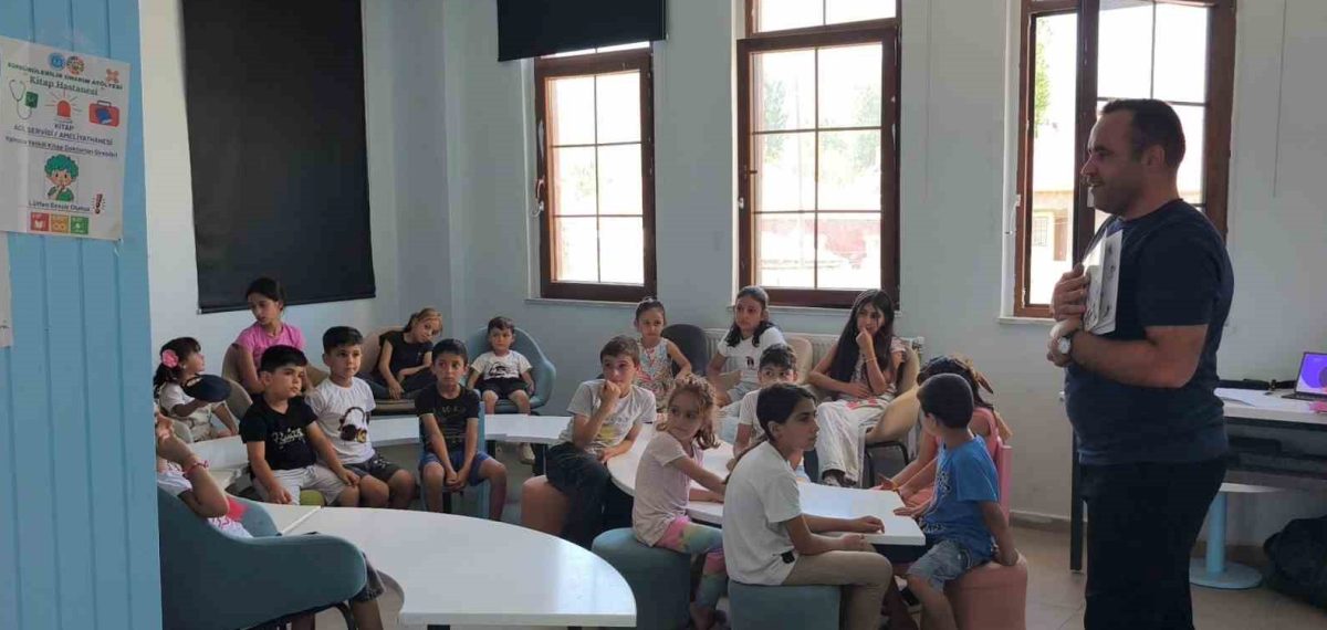 Muradiye’de ‘Annemle Kütüphanedeyim’ programı anne ve çocukları bir araya getiriyor