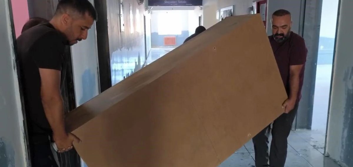 Öğretmenler el birliğiyle Şehit Nurettin Türkmen Ortaokulu’nu yeni döneme hazırladı
