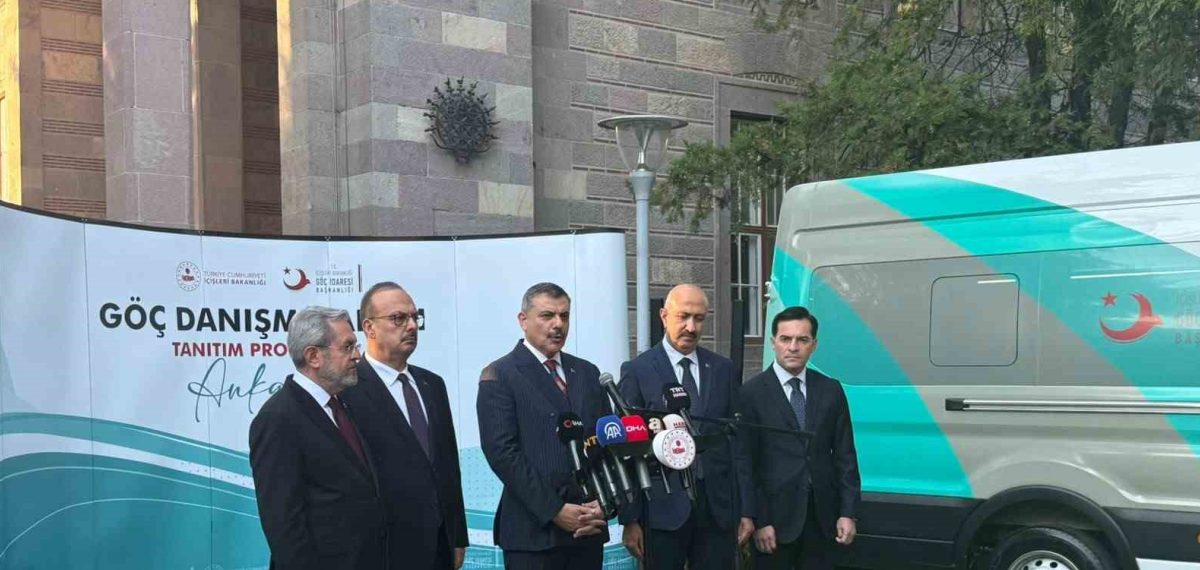 Okul bahçe görevlilerine 2 bin 800 el dedektörü dağıtıldı, 31 bin personel görevlendirildi