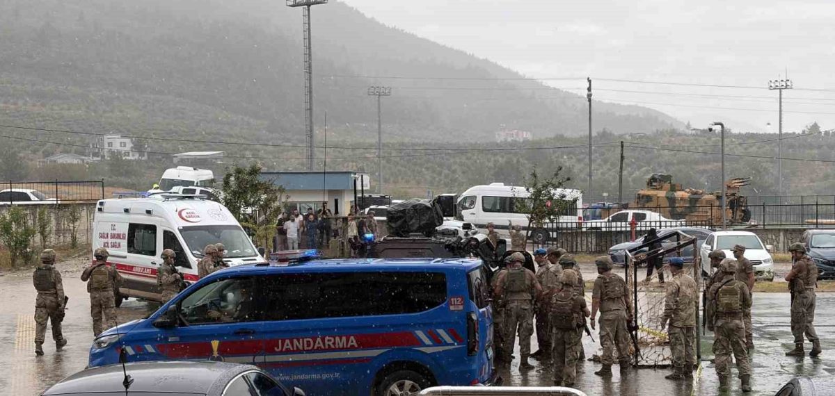 Okul bahçesinde silahlı saldırıda Türk dili öğretmeni yaşamını yitirdi