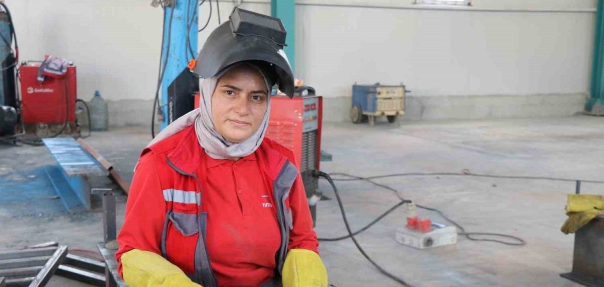Oltu’da 30 yıllık kaynakçı Kader Güzel, OSB’de gözde usta oldu