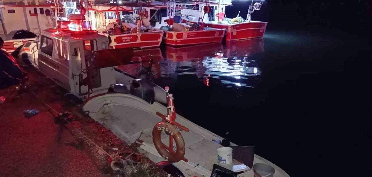 Ordu açıklarında kayığı karaya vuran balıkçının cansız bedenine ulaşıldı